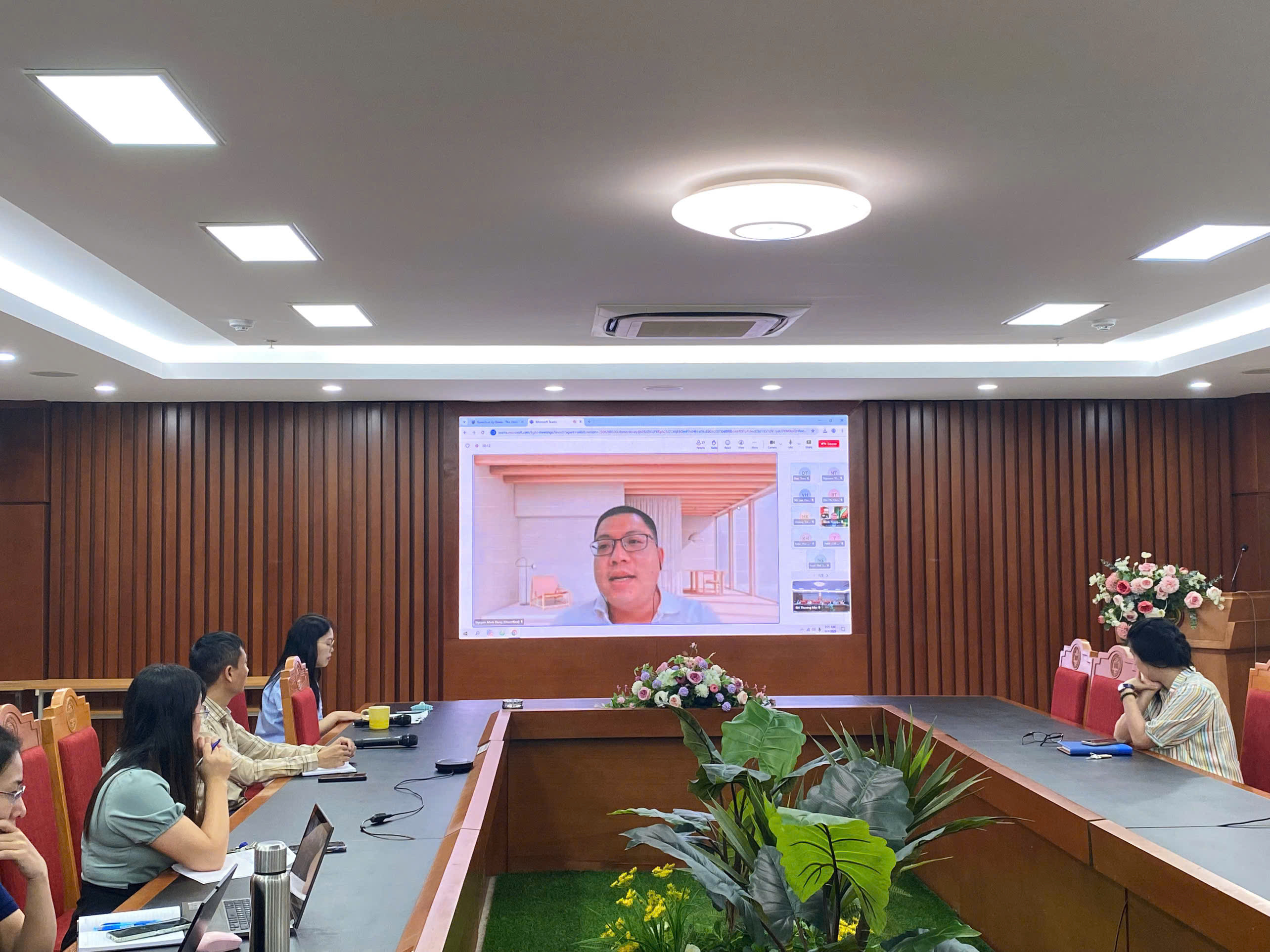 TỌA ĐÀM KHOA HỌC: "Kinh nghiệm Xuất bản Quốc tế từ Nhà Nghiên cứu Trẻ"