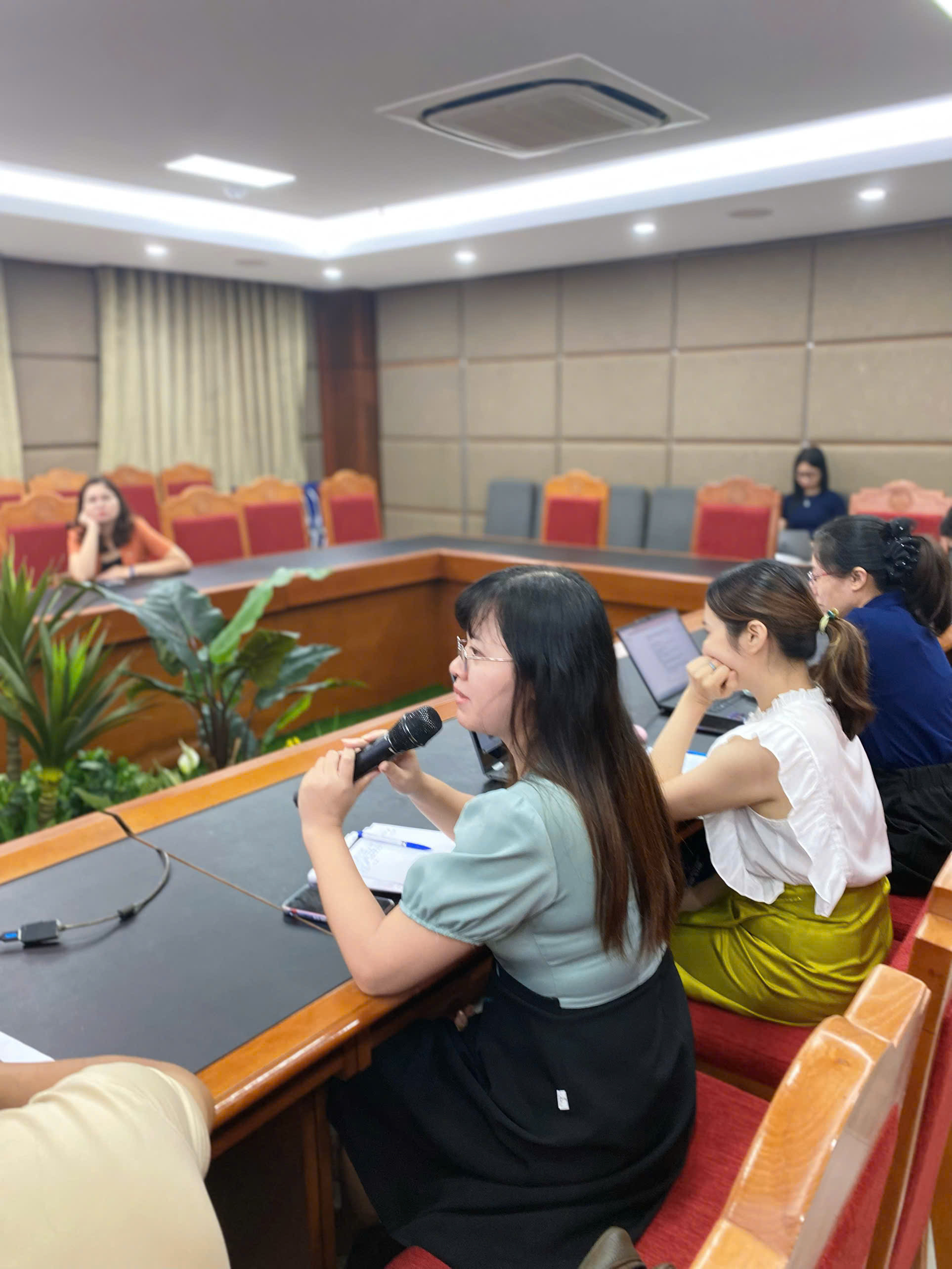 TỌA ĐÀM KHOA HỌC: "Kinh nghiệm Xuất bản Quốc tế từ Nhà Nghiên cứu Trẻ"