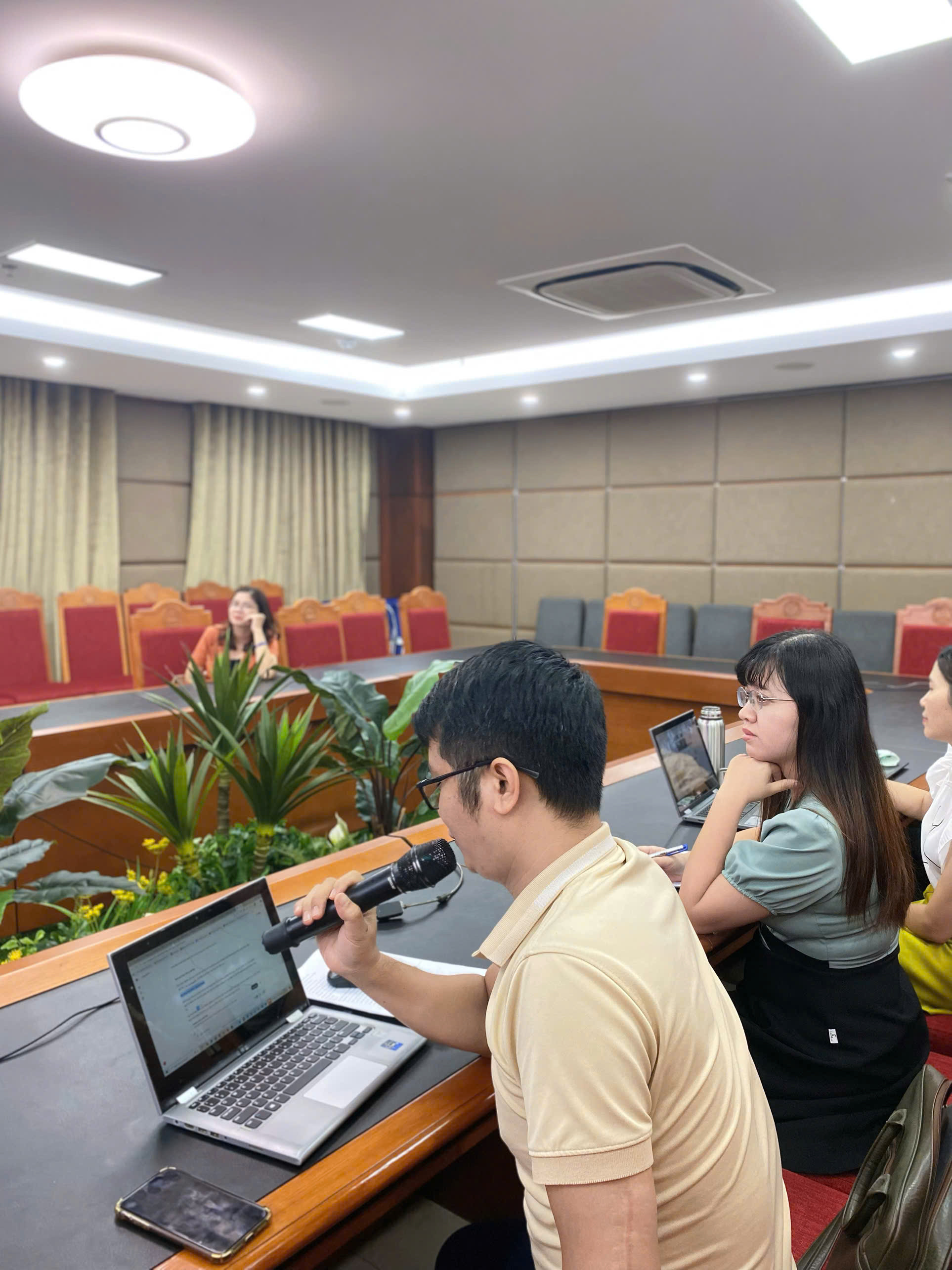 TỌA ĐÀM KHOA HỌC: "Kinh nghiệm Xuất bản Quốc tế từ Nhà Nghiên cứu Trẻ"