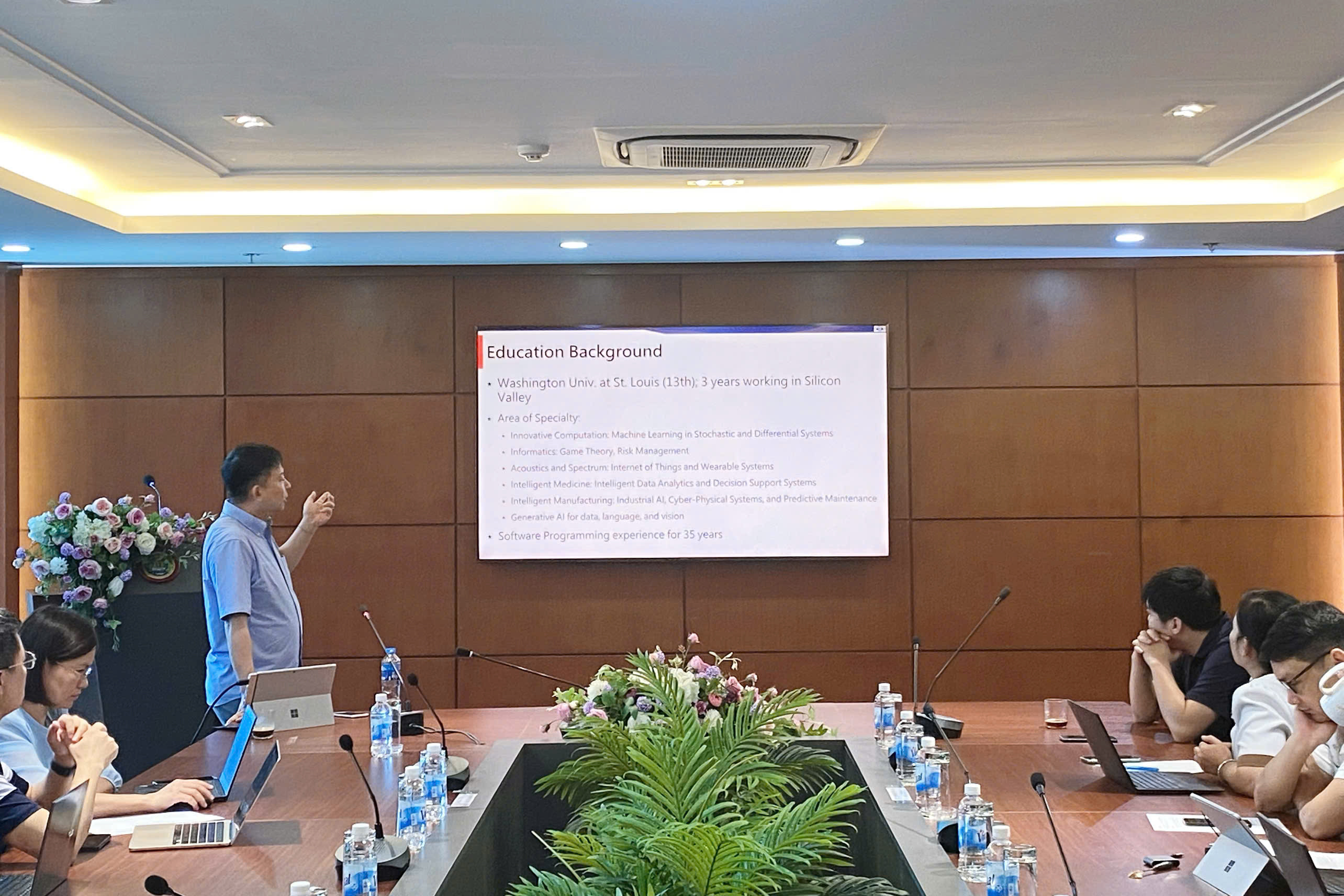 Seminar khoa học cùng GS. Yenming Chen về "Tự động hóa Dự đoán bằng Trí tuệ Nhân tạo trong Kinh doanh"