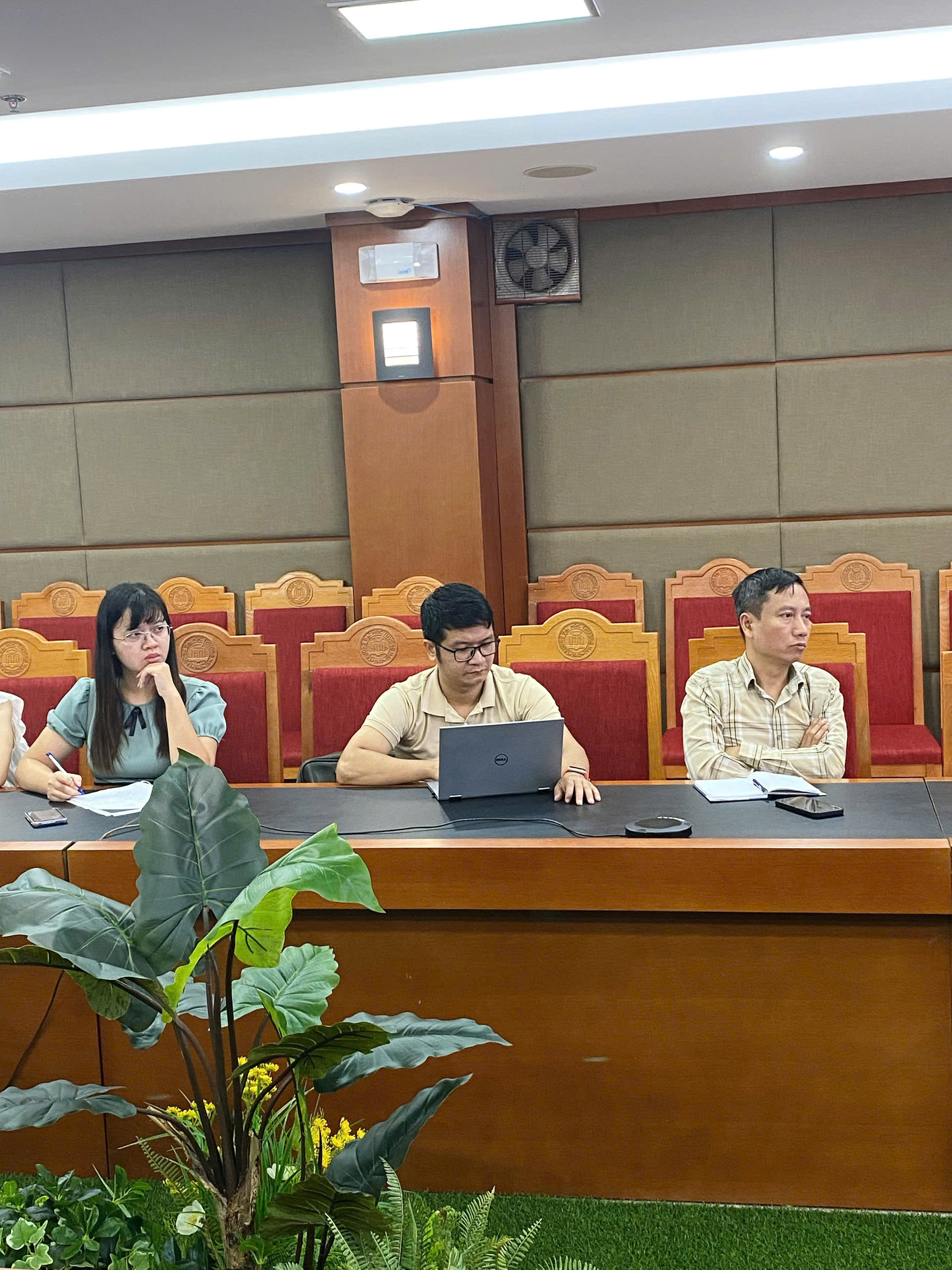 TỌA ĐÀM KHOA HỌC: "Kinh nghiệm Xuất bản Quốc tế từ Nhà Nghiên cứu Trẻ"